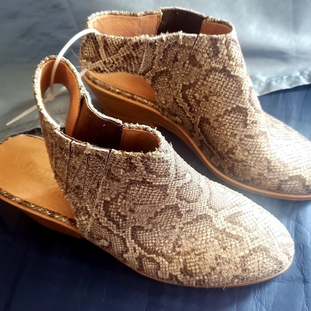 Reptile leather sling back shoes